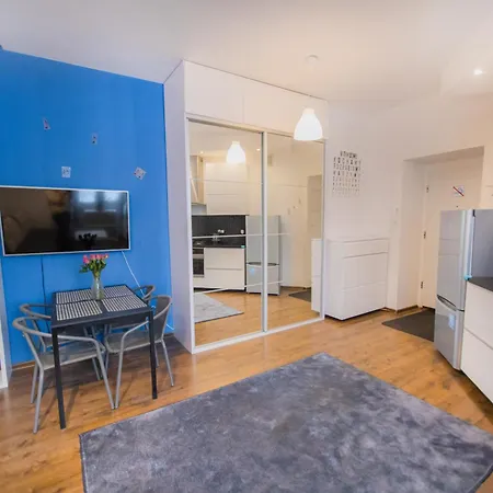 Poznanska Apartment. Great Location. Center 바르샤바