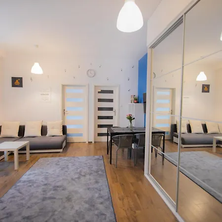 Poznanska Apartment. Great Location. Center Apartamento