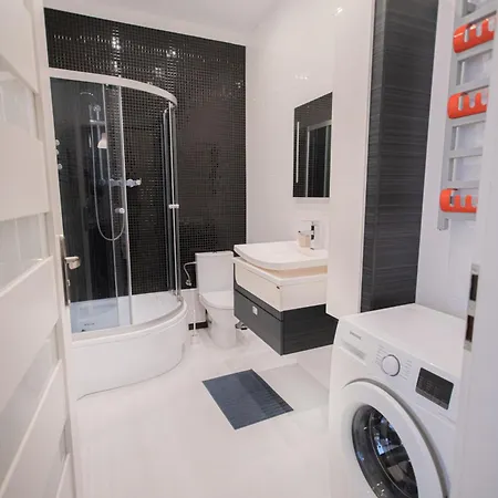 Poznanska Apartment. Great Location. Center